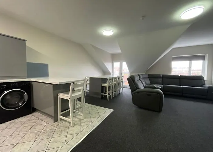 Ryan I Air I Bnb - 102 Mill Street - Free Parking